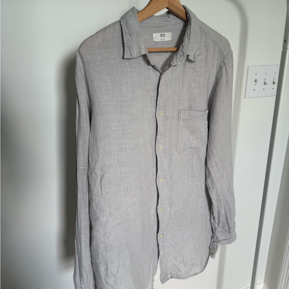 Uniqlo Gray Casual Button Down Shirt
